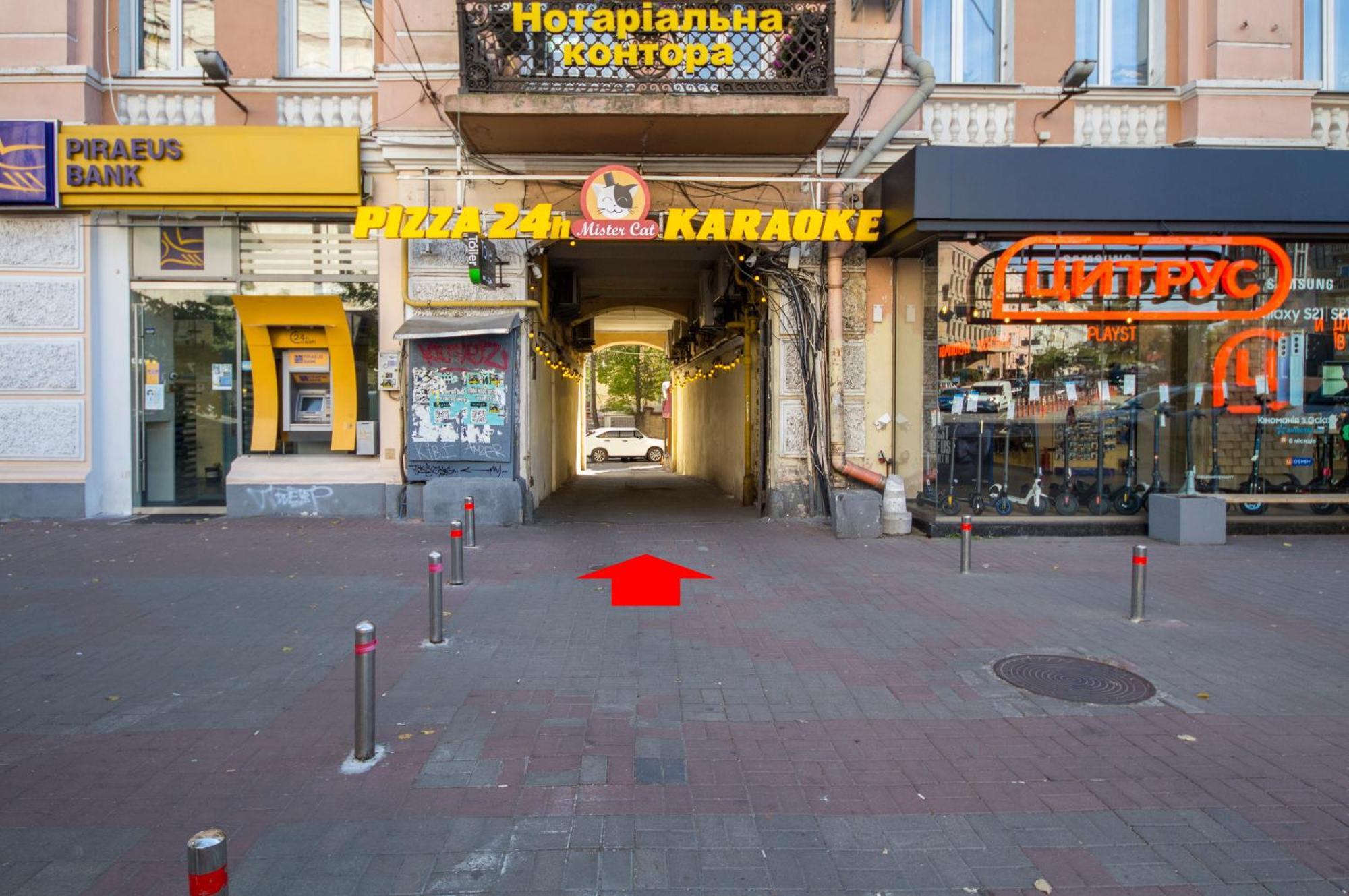 Apartments On Ploshcha Ukrainskykh Heroiv Kiev Rum bild